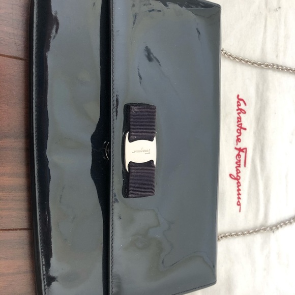 Ferragamo WOC - Picture 2 of 4